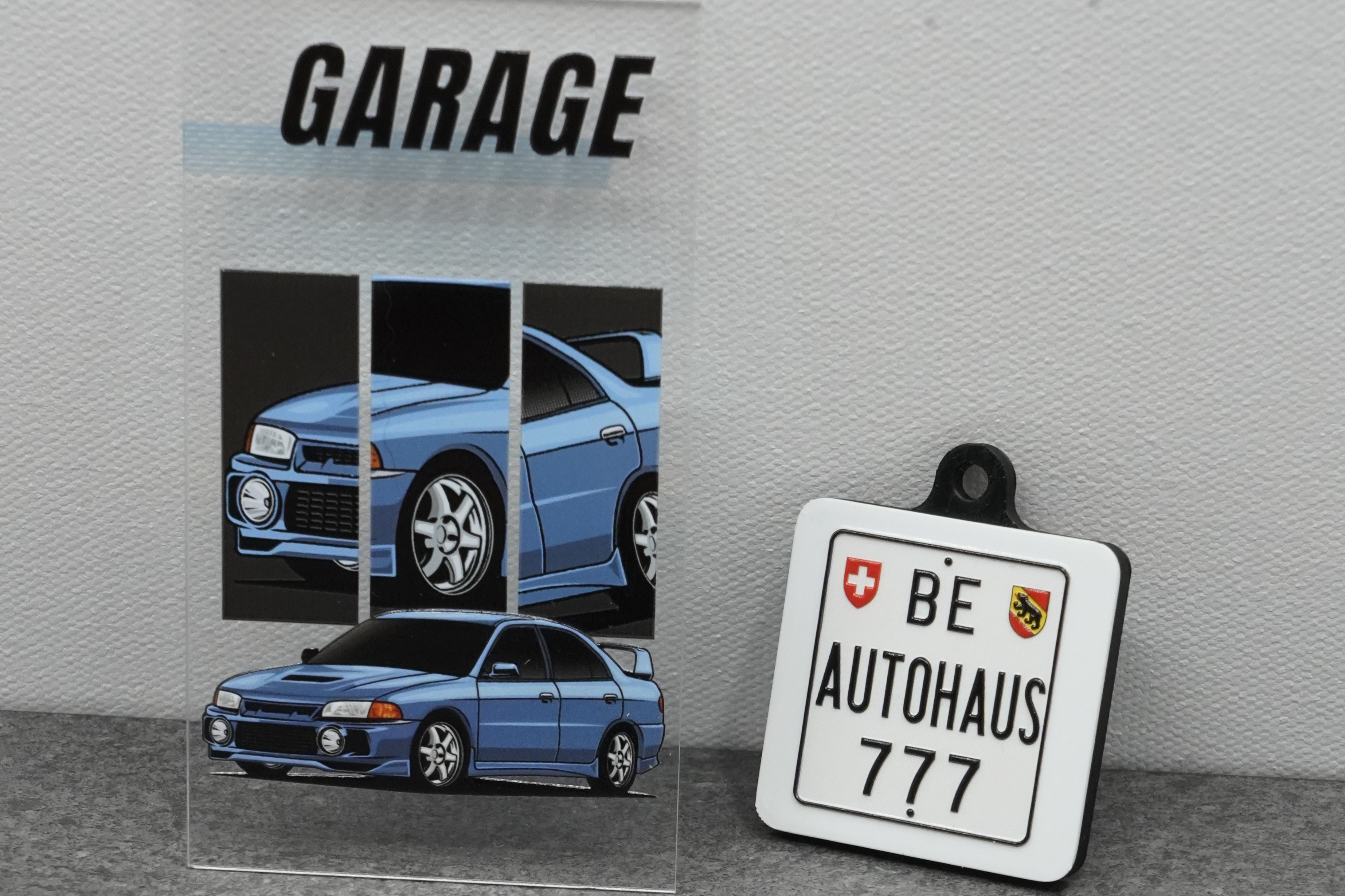 GARAGE-Aufsteller und Miniatur-Autohaus-Schild — Beispiele für B2B-Veredelung